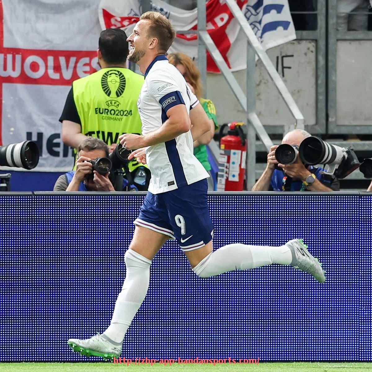 半岛体育app-世俱杯比赛策略解读及战术应用案例